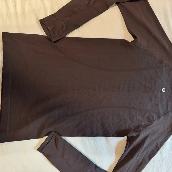Lululemon long sleeve swiftly top in black - Picture 6 of 6